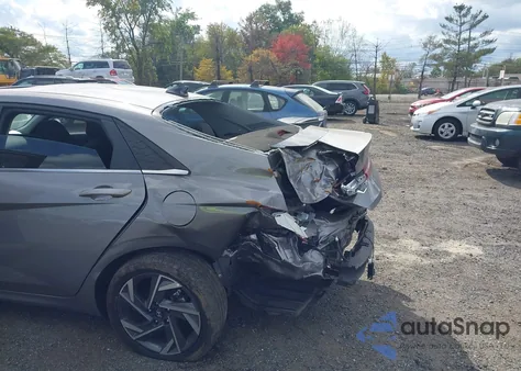 2024 Hyundai Elantra Sel z USA, uszkodzony, nr VIN KMHLS4DG7RU643596